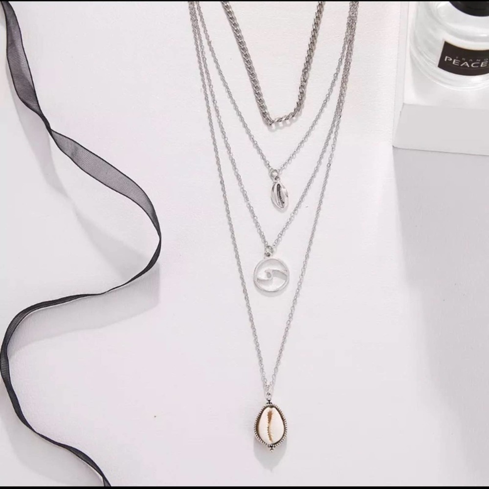 Multilayer Shell Pendant Necklace - Picture 6 of 7